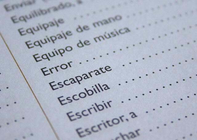 Słówka w języku hiszpańskim w słowniku