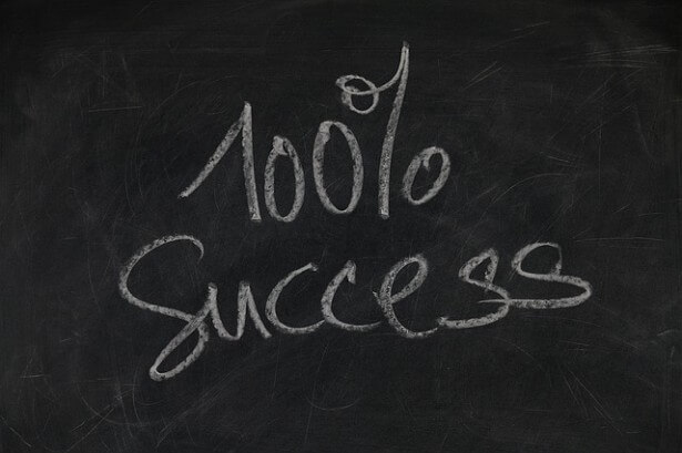 tablica z  napisem sukces