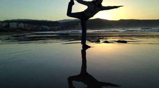 Co daje joga? Jakie korzyści i wątpliwości?