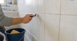 Jak wyczyścić, jak wymienić fugi w łazience? Jakie fugi w łazience?